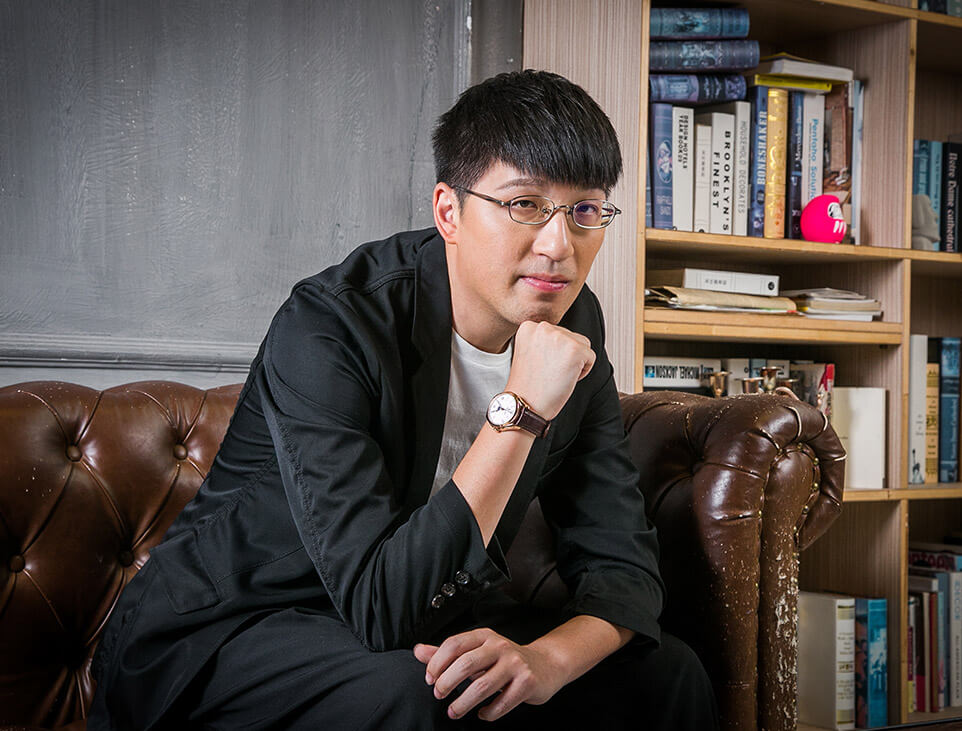 相信自己，持續堅持，精益求精、團隊協力，在時間的積累下，做到「One of Not Many卓爾不群」。