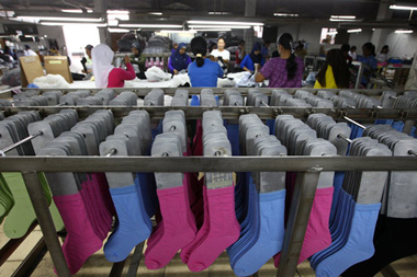 製襪流程第四步:車縫